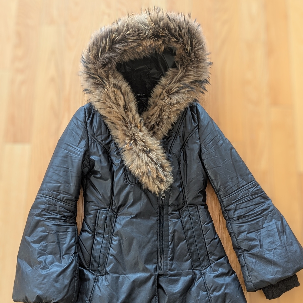 Women's Black Faux Fur Hooded Jacket XS. Flaw.